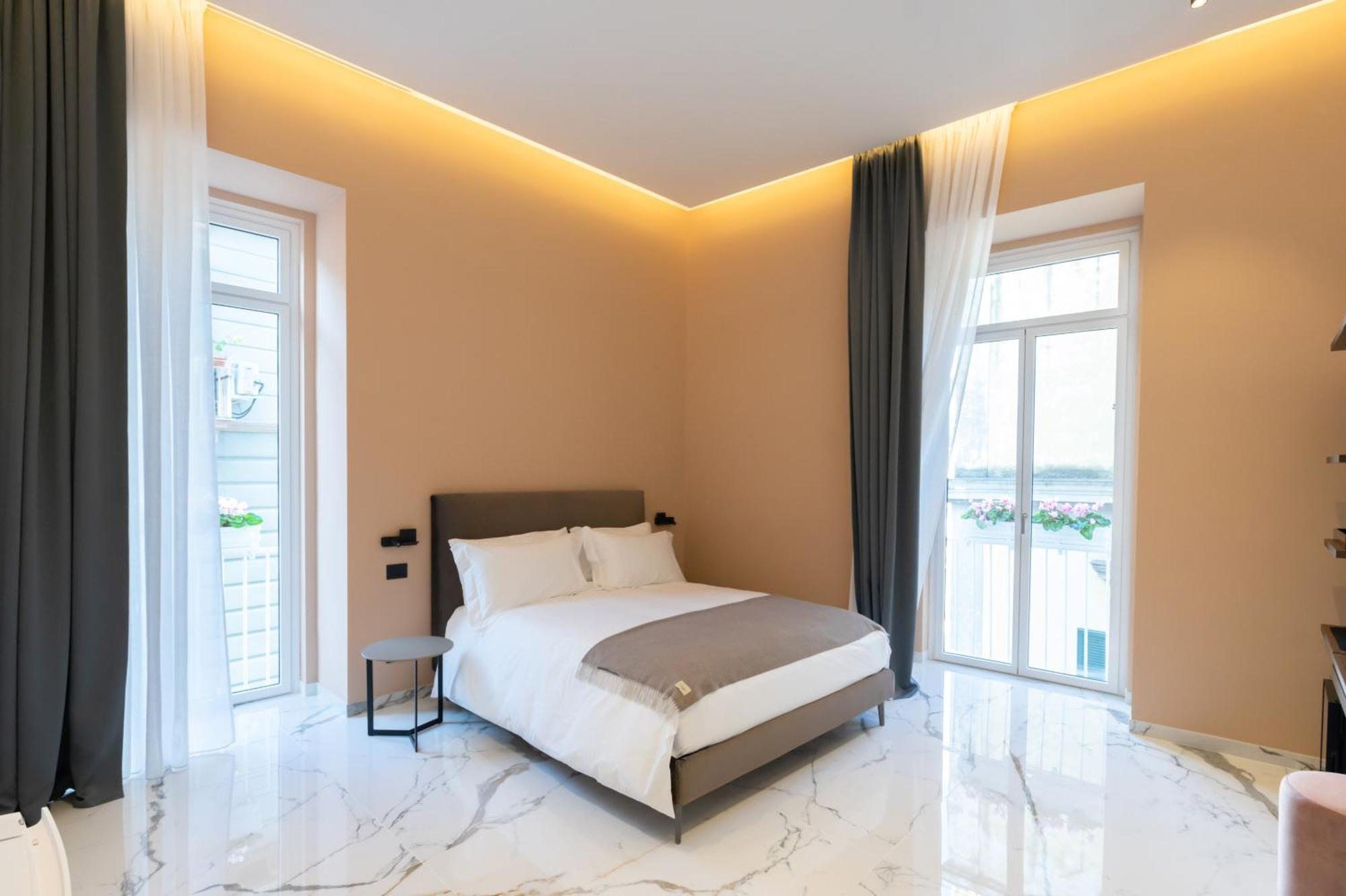 Insogno Suites Naples Luaran gambar