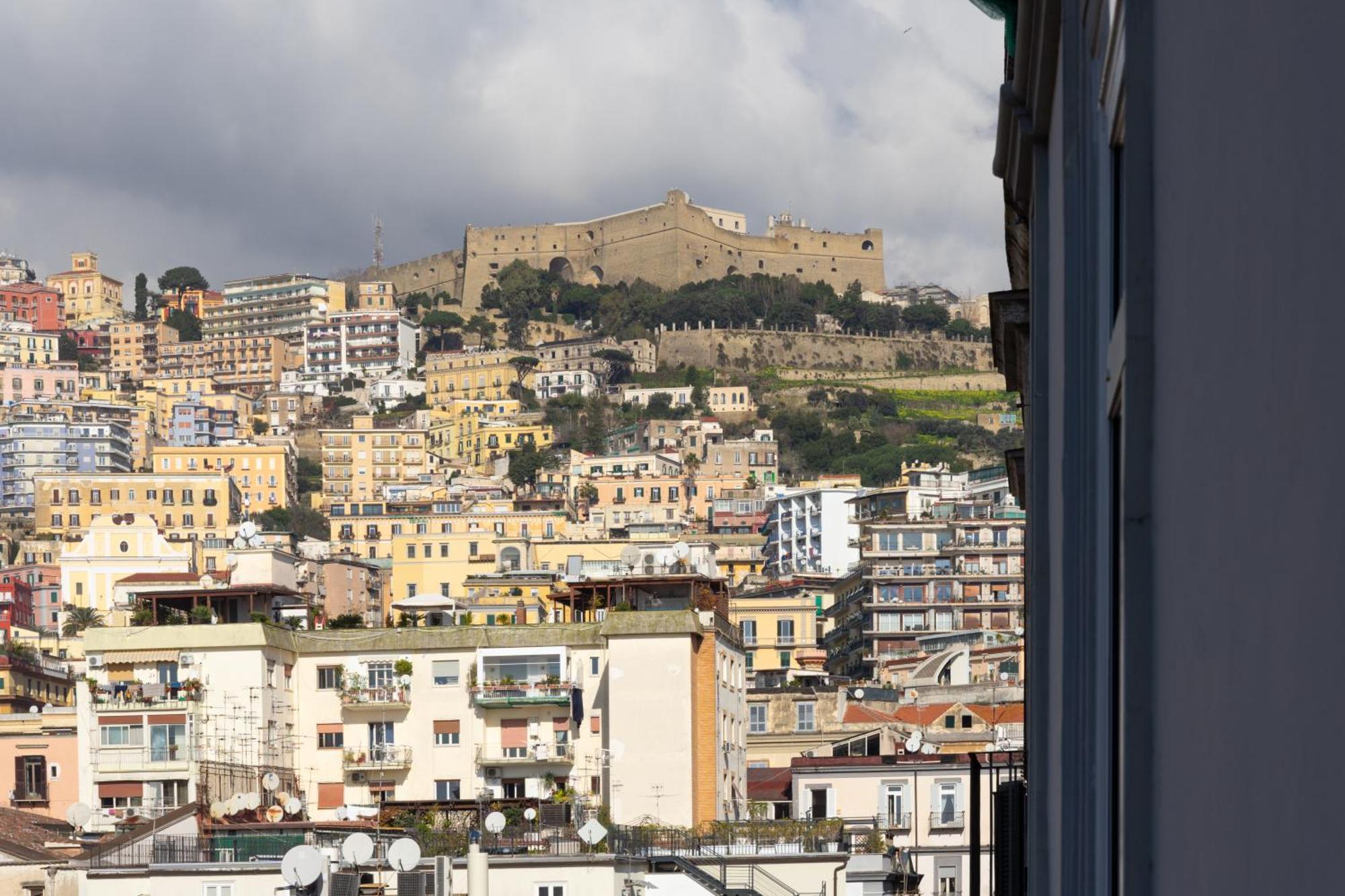 Insogno Suites Naples Luaran gambar
