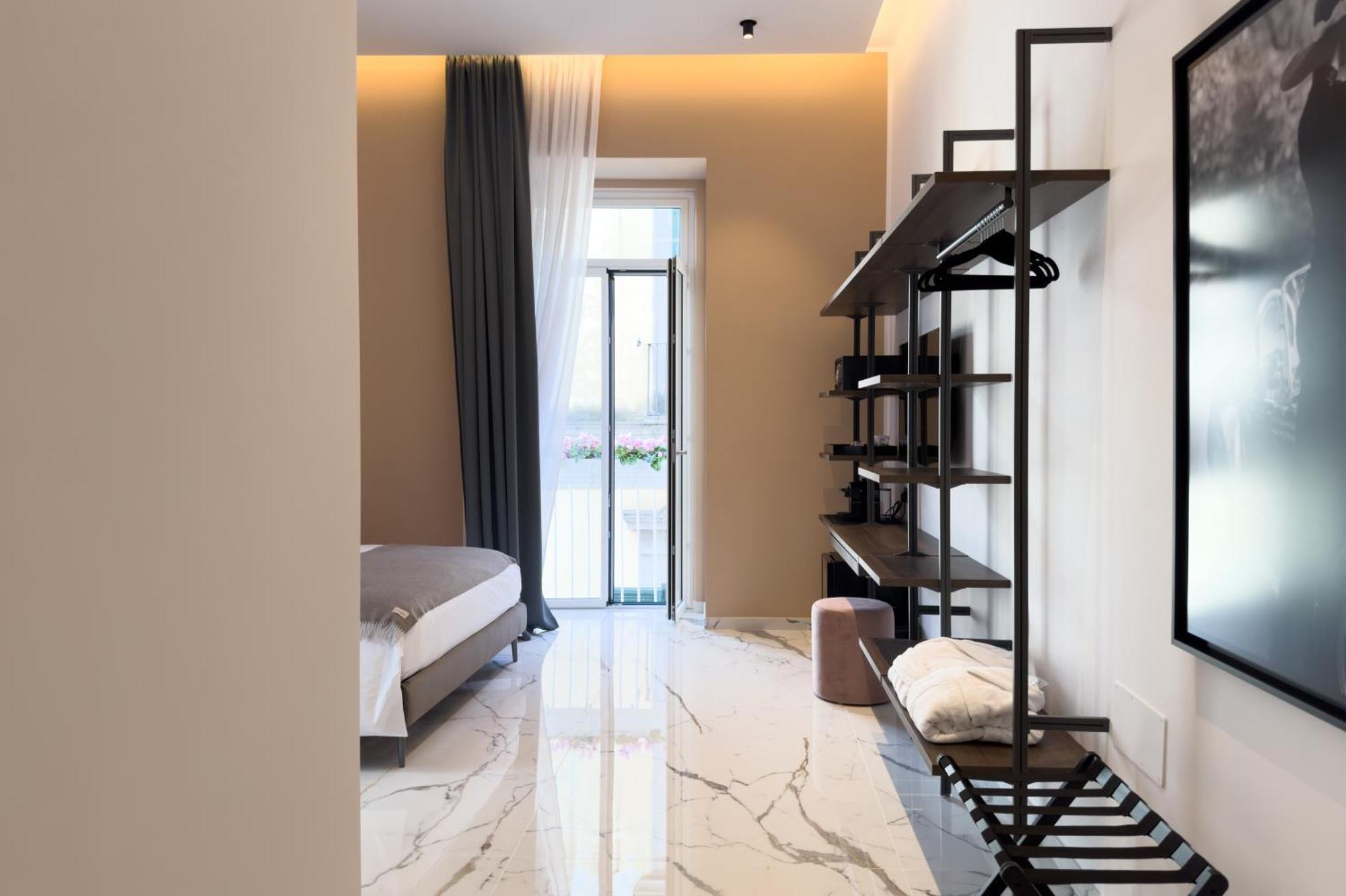 Insogno Suites Naples Luaran gambar